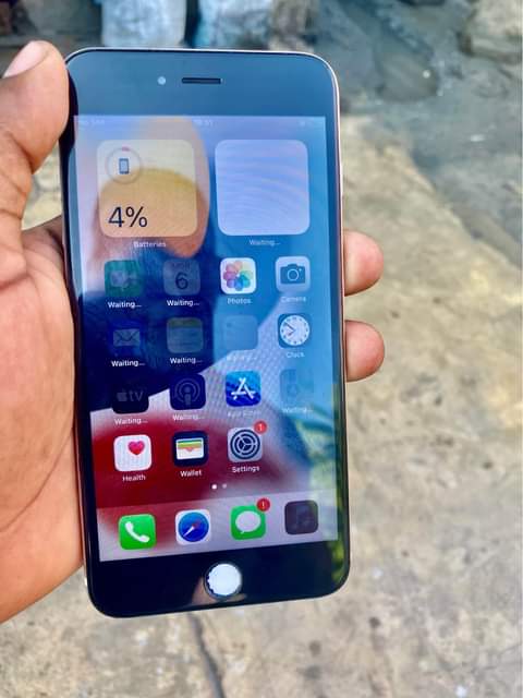 A picture of iPhone 6s Plus 64gb Bei 140 000 tu