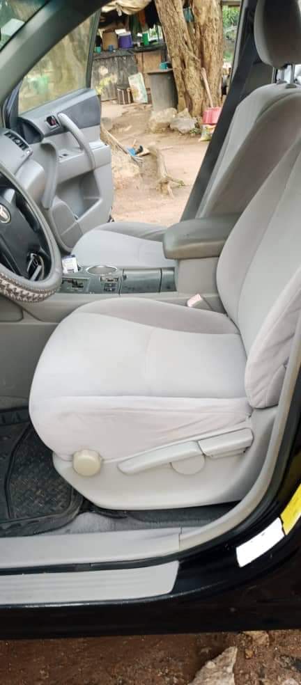 A picture of Distress Very Sharp Toyota Highlander 010 Model