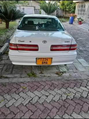 A picture of TOYOTA MARK ll grande old