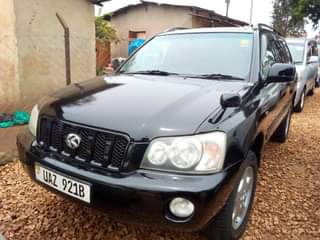 A picture of TOYOTA KLUGER 2.4CC ENGINE