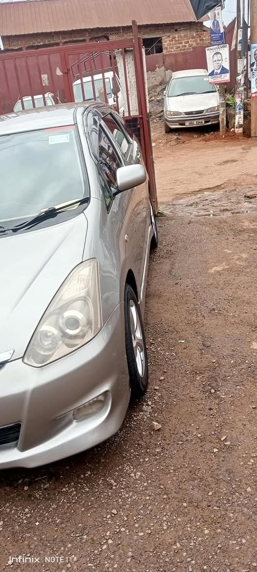 A picture of Toyota wish
