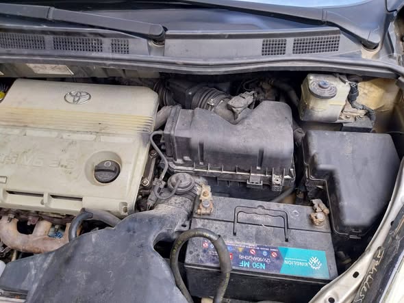 A picture of Toyota sienna 2005