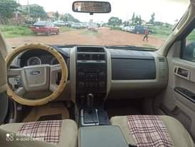 A picture of 2012 Distress FORD Escape