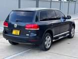 A picture of VW TOURAGE Cc 3200 Year 2005 Mileage 120 000 Automatic