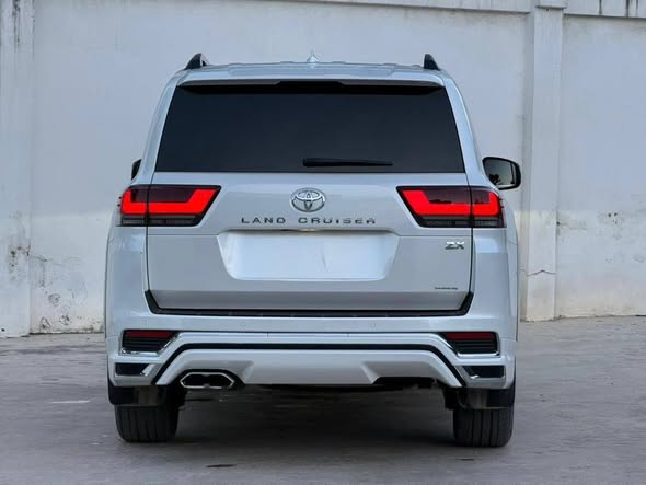 A picture of Toyota Land Cruiser ZX