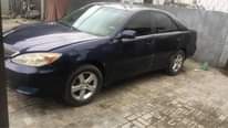 A picture of 2004 model toyota camry lr