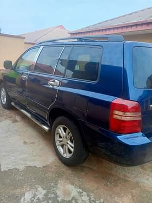 A picture of Toyota Highlander 2003