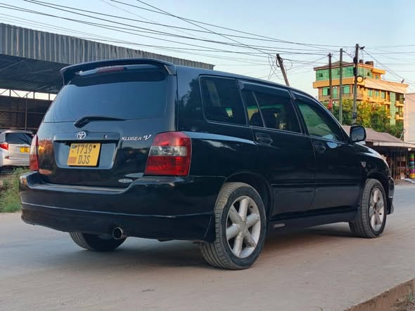 A picture of TOYOTA KLUGER0767058883