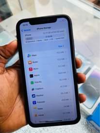 A picture of iPhone 11 64Gb DM BM at 650k