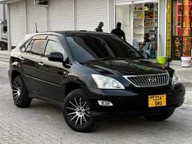 A picture of Price Bei 26.8M CALL0614000951 TOYOTA HARRIER DWU YEAR 2009 TYRE
