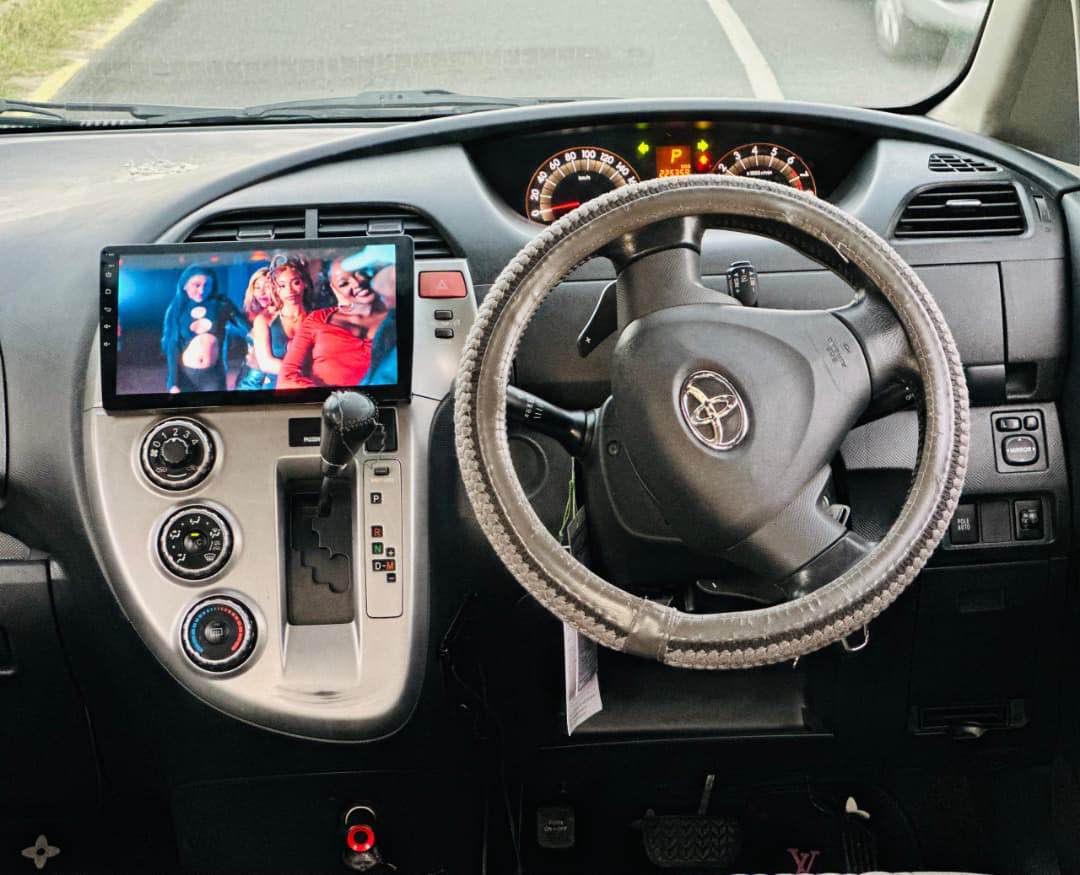 A picture of Toyota Ractis