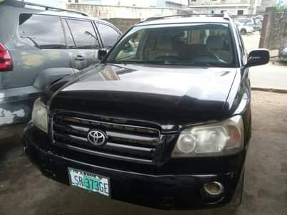 A picture of 2007 Toyota Highlander 3 row seat