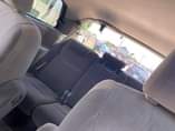 A picture of Toyota sienna 06
