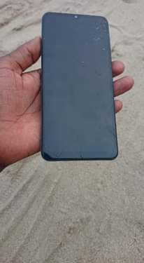 A picture of Samsung a02 small creked Gb64 Ram4