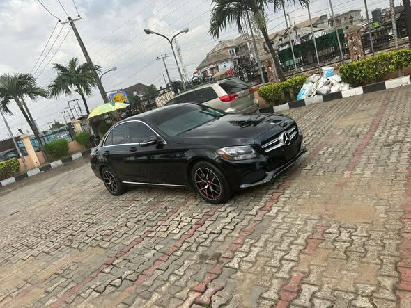 A picture of Mercedes Benz C300 2015