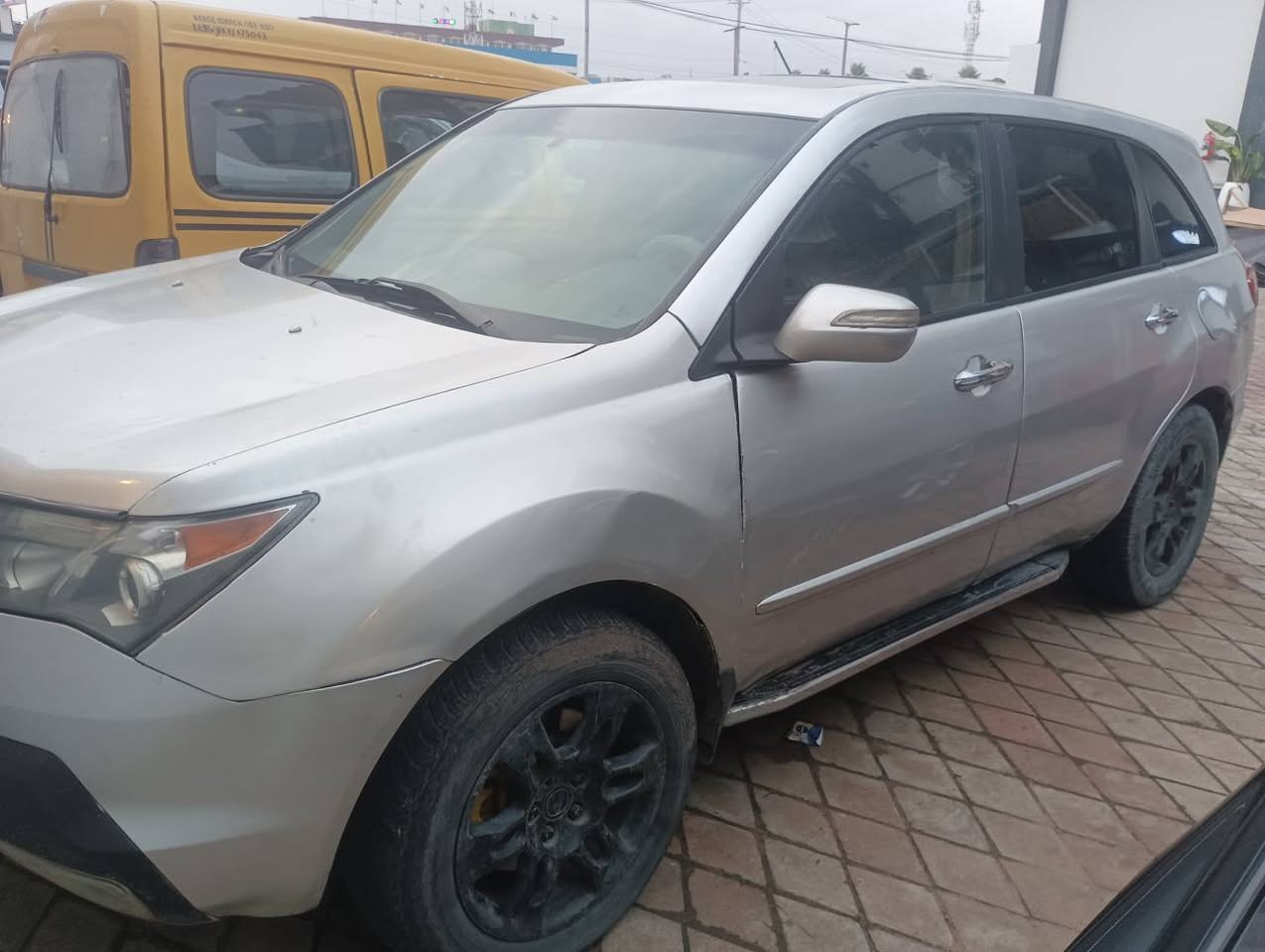 A picture of Acura mdx 2008