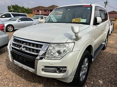 A picture of Mitshubishi Pajero model 2011 98M 0705176582
