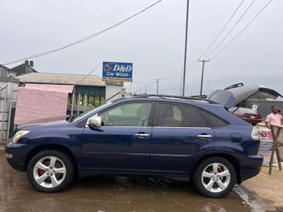A picture of Extremely clean 2004 RX330 Engine Gear AC freezing Interior Body