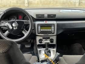 A picture of 4Plugs Volkswagen Passat FSI 2.0 Engine and Gear Ac chilling