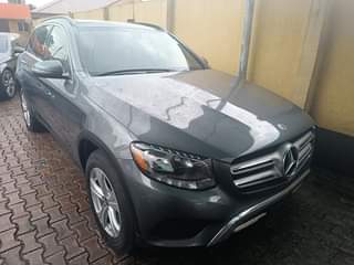 A picture of FOREIGN USED 2017 MERCEDES BENZ GLC300