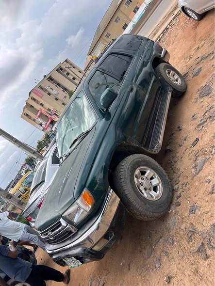 A picture of Toyota 4 Runner 2002