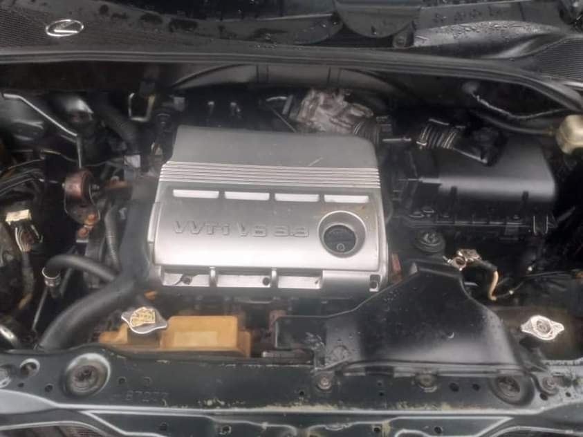 A picture of Lexus RX330