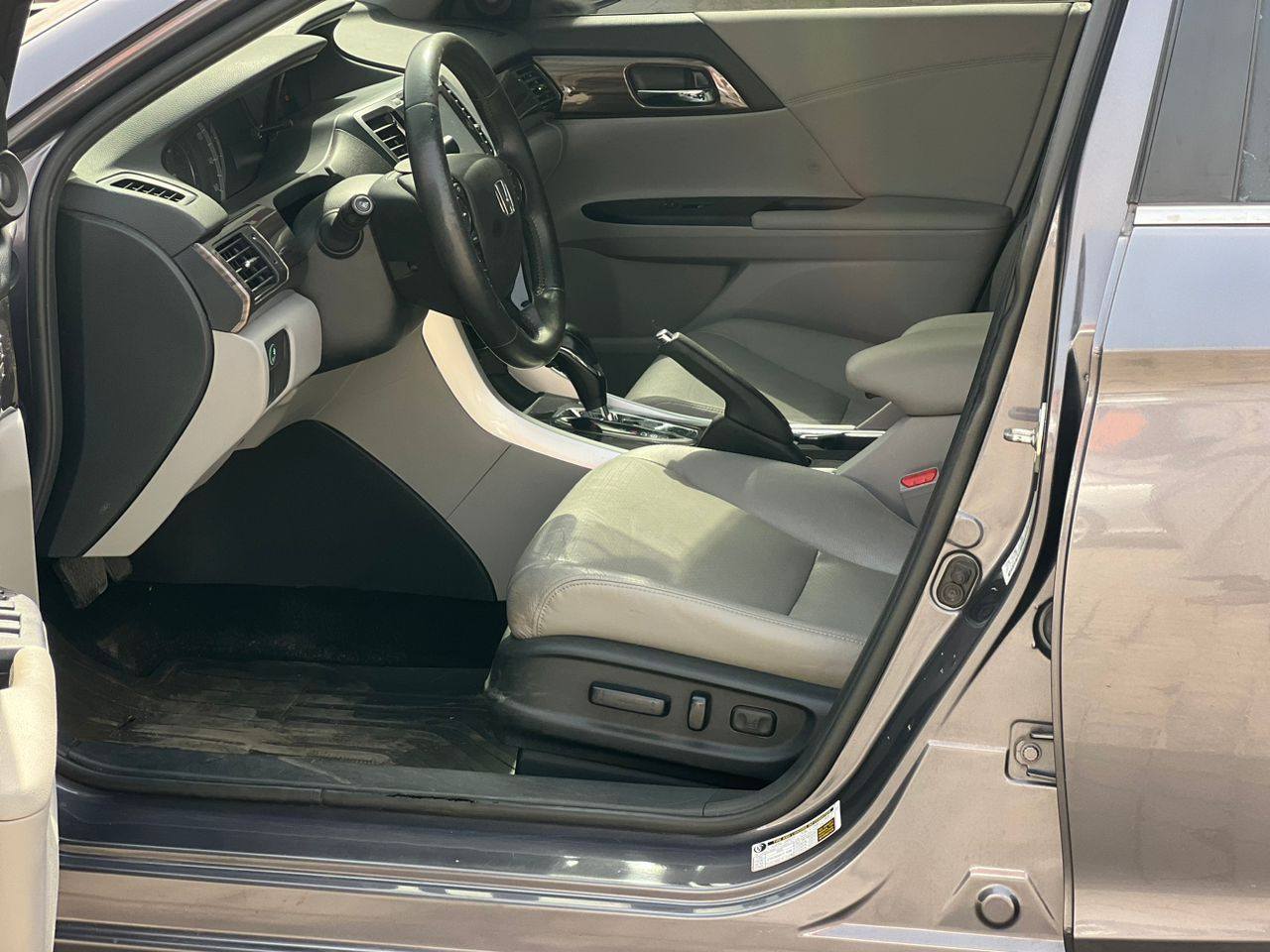 A picture of HONDA ACCORD 2017