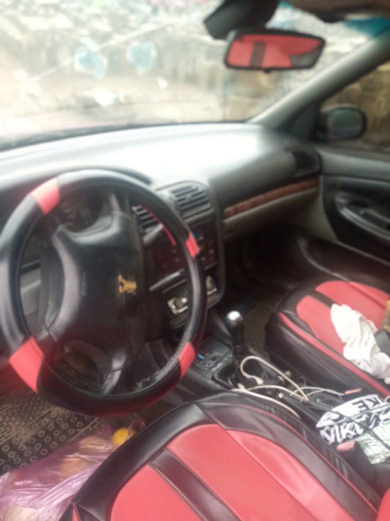 A picture of Peugeot 406