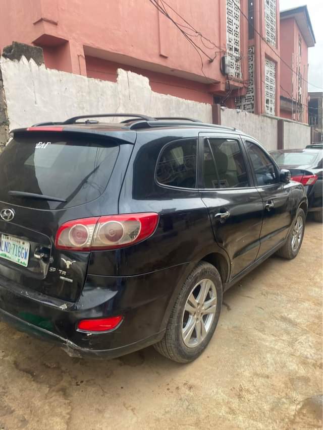 A picture of Hyundai Santafe