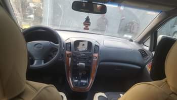 A picture of Lexus RX300 2000 used work fine and clear series buyer
