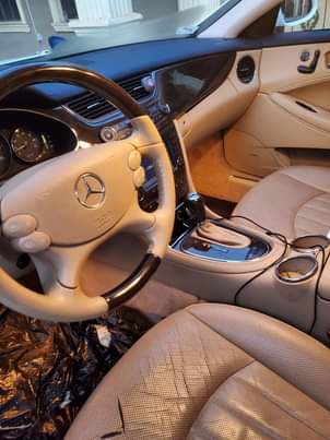 A picture of Mercedes Benz Cls500 2006 model Foreign Used with complete Duty