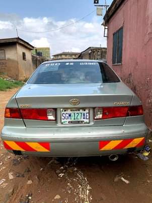 A picture of Toyota Camry 02 2m