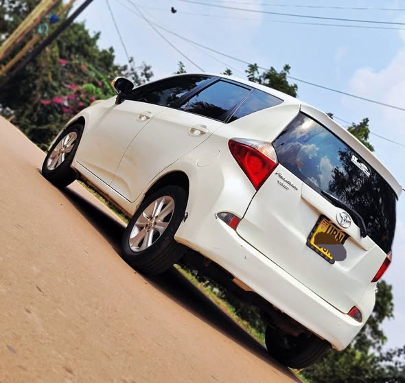 A picture of Toyota ractis