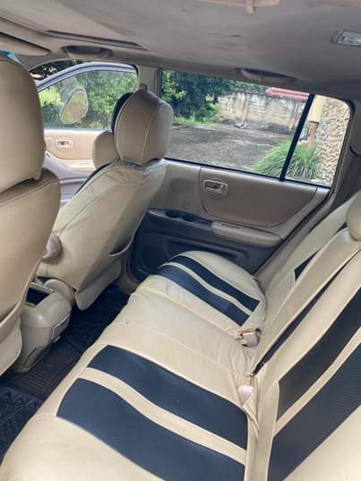 A picture of Well maintained 2005 highlander premium or nothing with all the