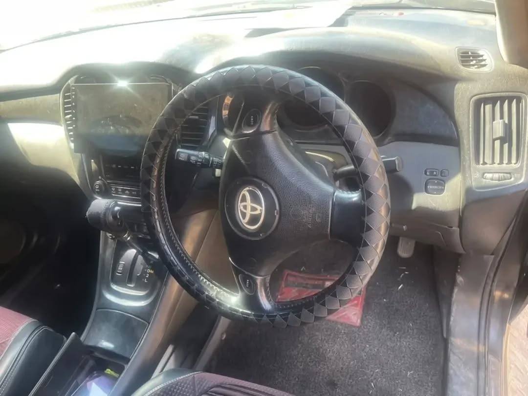 A picture of Toyota kluger 11.8 million IPO MWANZA Automatic Petrol 0744989584