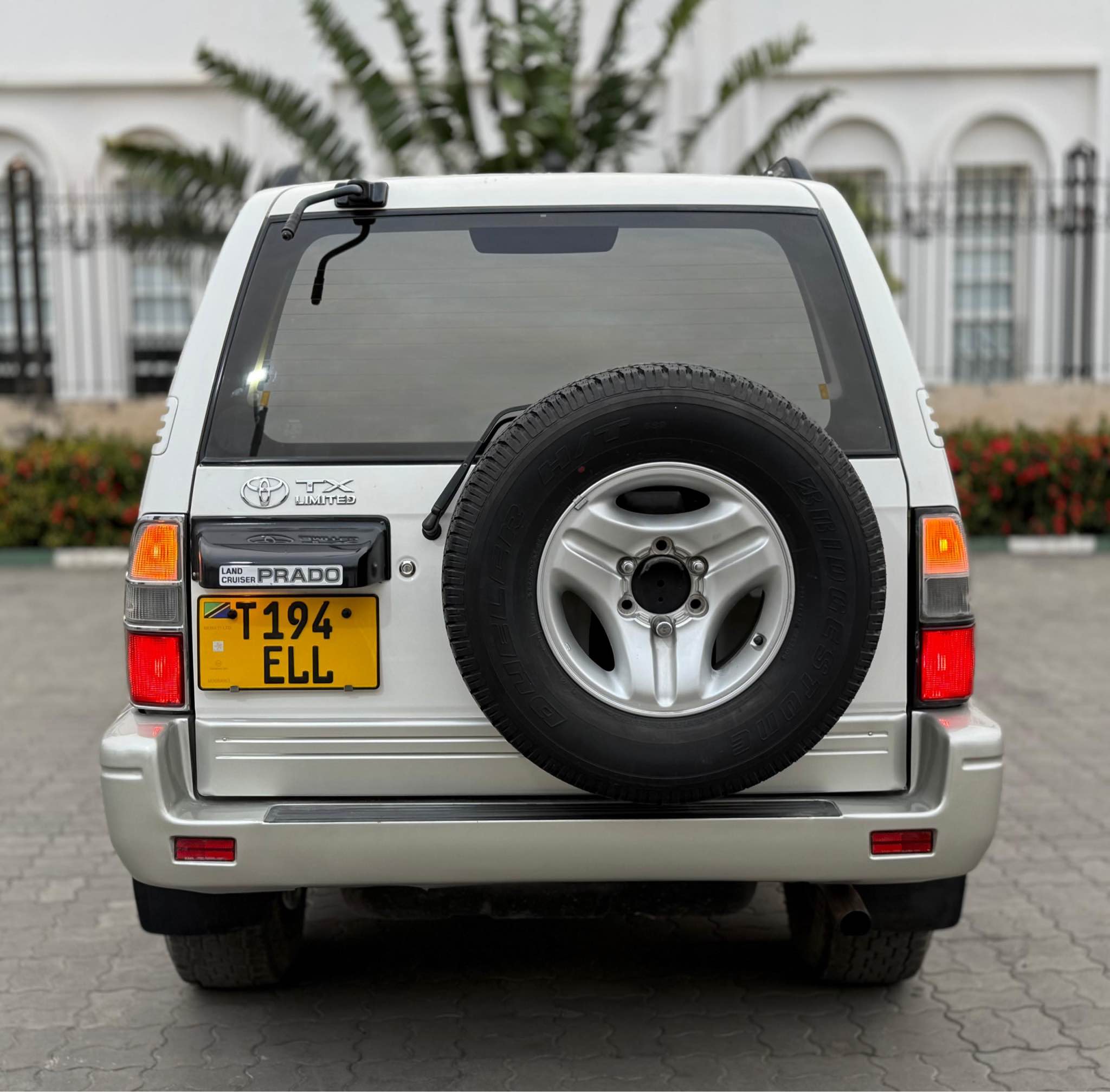 A picture of TOYOTA LAND CRUISER PRADO TX LIMITED ELL PRICE 45M 0765242424