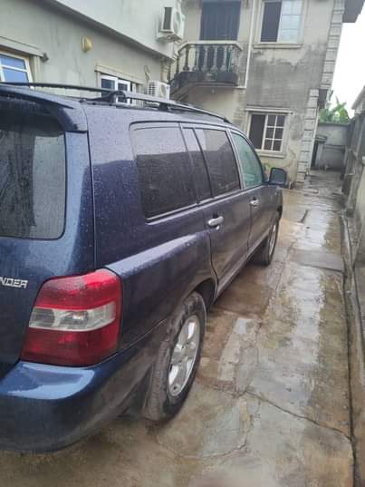 A picture of This is 2003 Toyota highlander 2 rows with everything working