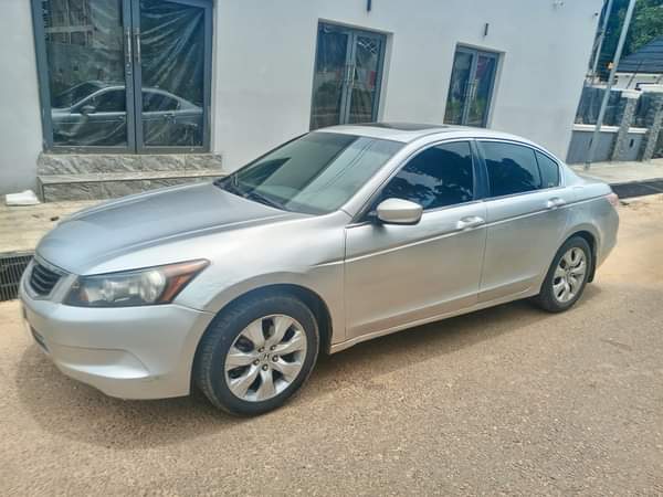 A picture of Honda Accord 2009 model First body Untempered Engine and Gear