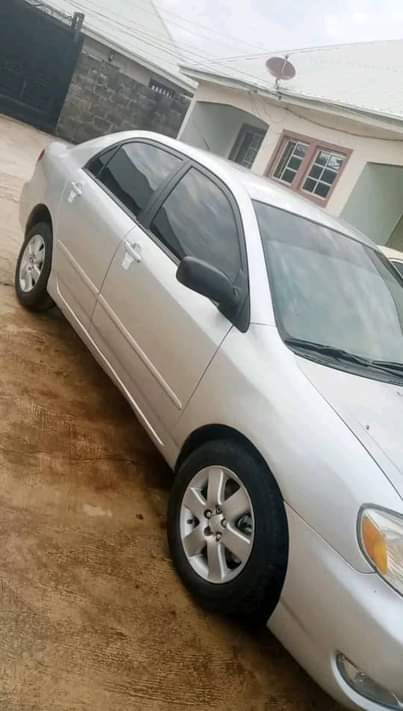 A picture of Belgium Standard Toyota corrolla 2006 Buy and drive with mortuary