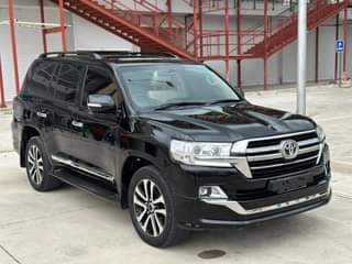 A picture of 2012 Toyota Landcuisel