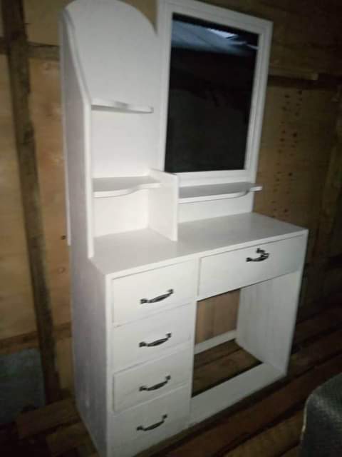 A picture of Nauza Dressing tablee Bei 130000 Location ubungo call or watsup