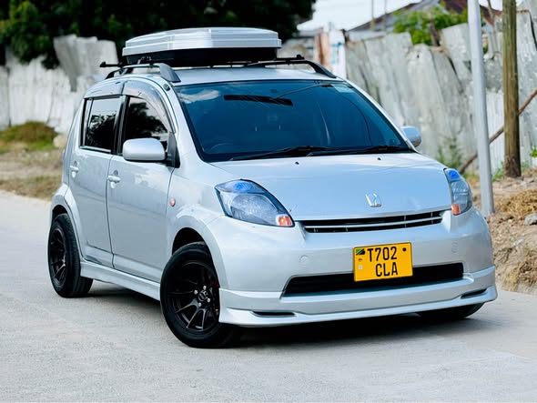 A picture of Toyota passo piston4