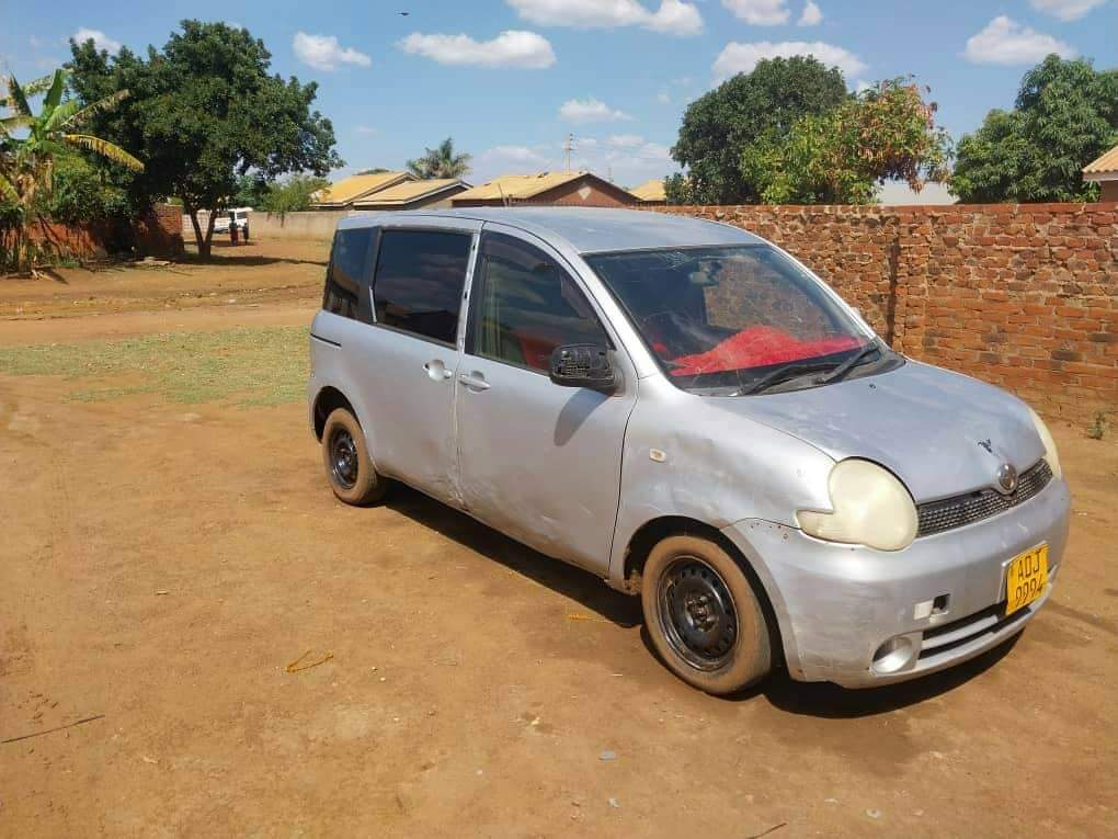 used toyota sienta