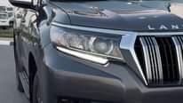 A picture of 2015 Toyota Prado FACELIFTED GCC SPECS V6 4WD SUNROOF FULL