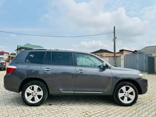 A picture of 2010 Toyoto Highlander