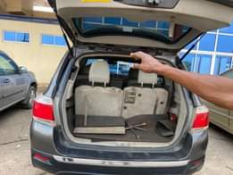 A picture of Toyota Highlander direct 2012 Buy and drive All Document fully