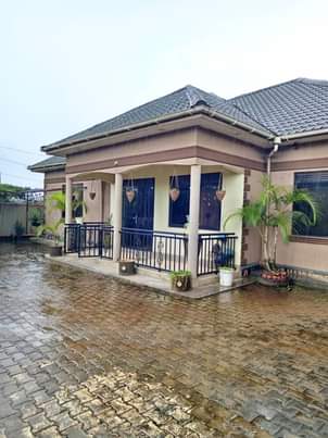 A picture of House for sale in kira town mulawa at 250m inbox