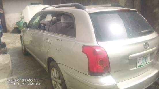 A picture of 2006 Avensis Toyota Car