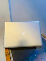 A picture of Mac book pro 2012 ram 8gb hdd 500gb core i5