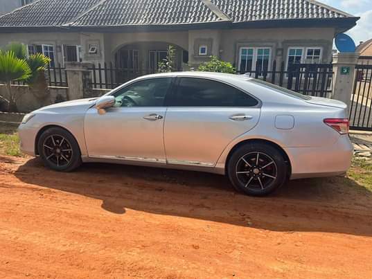 A picture of Lexus ES 350